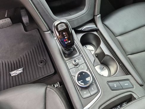 Used 2020 Cadillac XT6 Premium Luxury FWD image 30