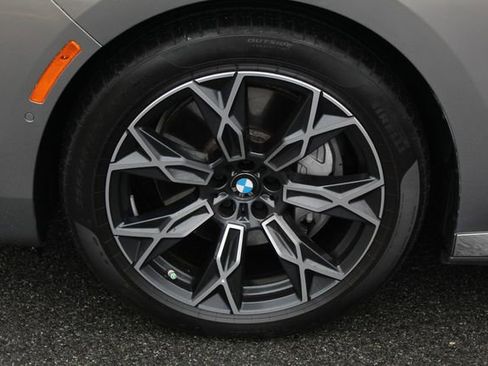 Used 2025 BMW i7 xDrive60 image 15