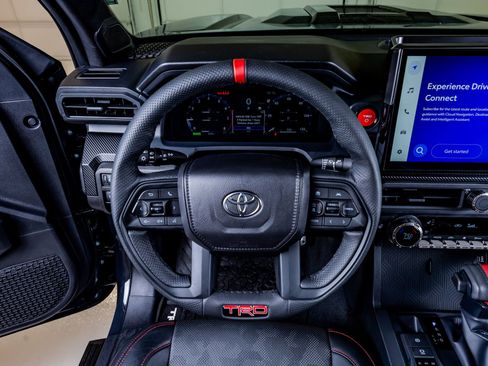 Used 2025 Toyota Tacoma TRD Pro AWD/4WD image 19