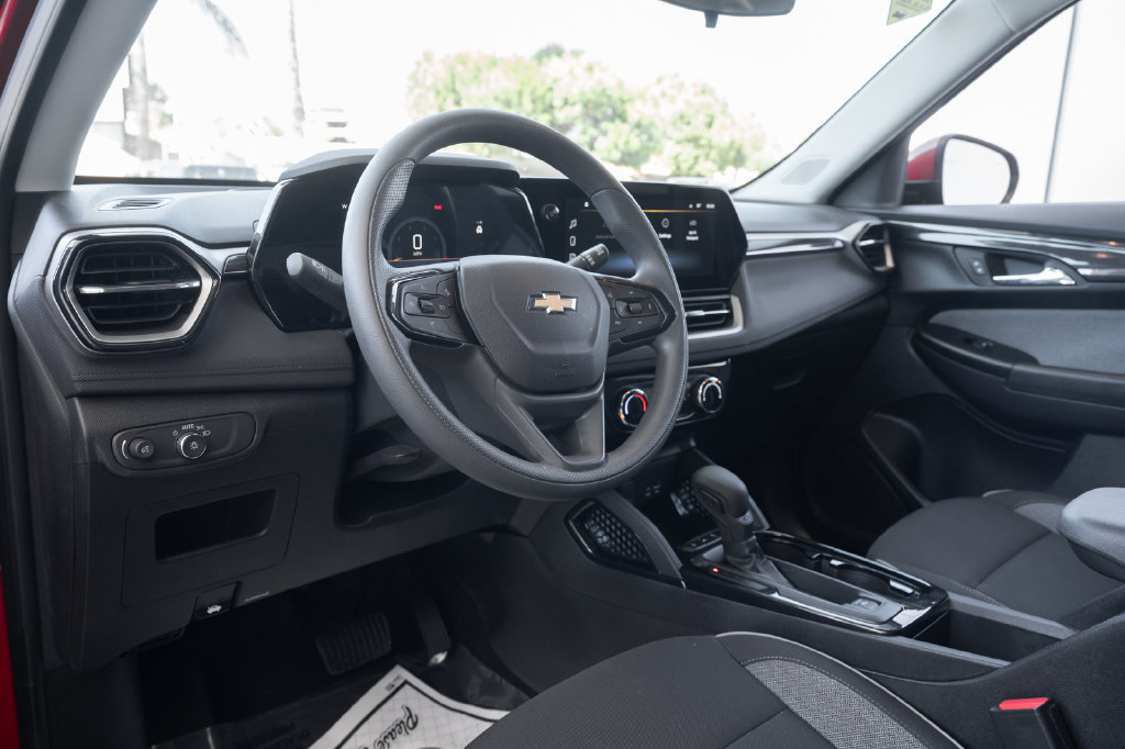 Used 2026 Chevrolet TrailBlazer LT w/ Driver Confidence Package FWD image 19