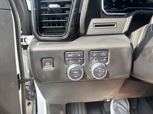 Used 2023 GMC Sierra 1500 AT4 image 29