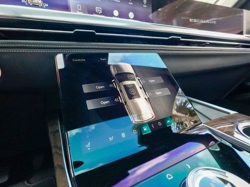 Used 2025 Cadillac Escalade Sport Platinum w/ LPO, ONYX Package image 70