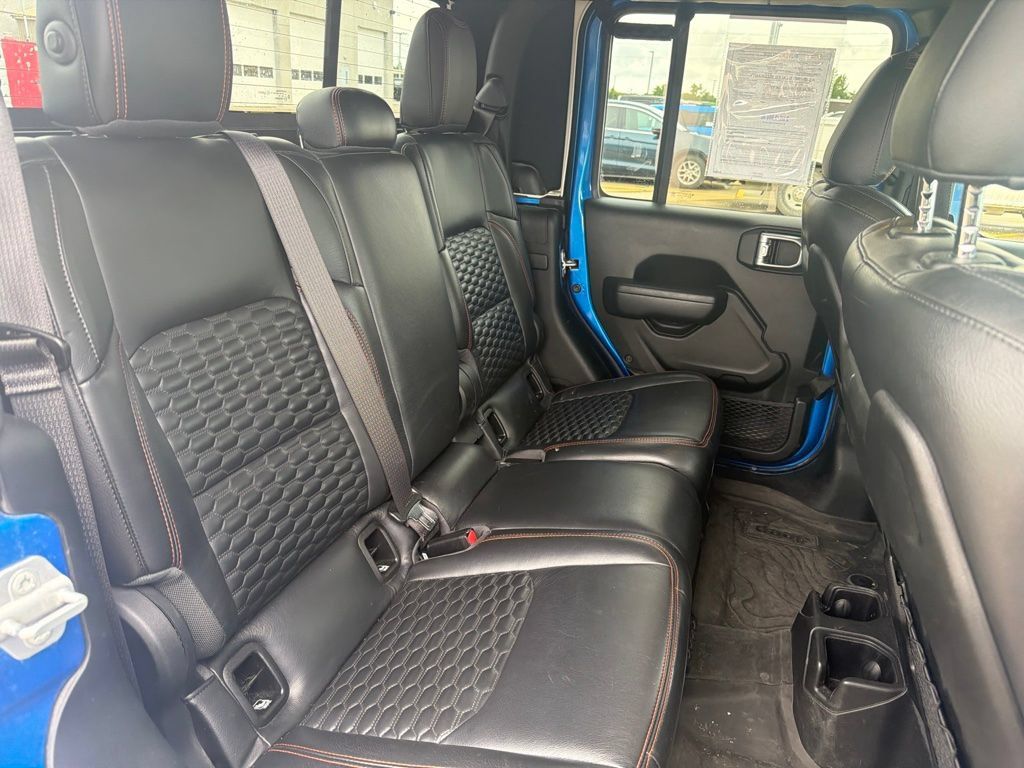 Used 2022 Jeep Gladiator Mojave w/ Dual Top Group AWD/4WD image 13