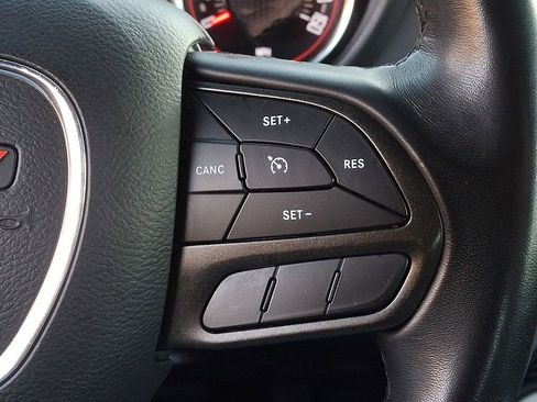 Used 2022 Dodge Challenger SXT image 26