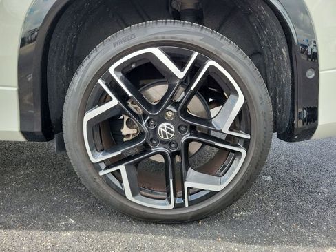 Used 2025 Volkswagen Tiguan SEL R-Line AWD/4WD image 34