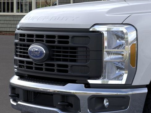 New 2026 Ford F250 XL image 17