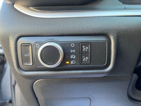 Used 2022 Ford Explorer XLT image 27