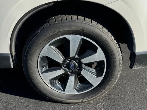 Used 2017 Subaru Forester 2.5i Premium w/ All-Weather Package image 31