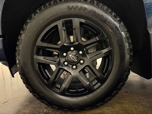 Used 2023 Chevrolet Silverado 1500 Custom image 12