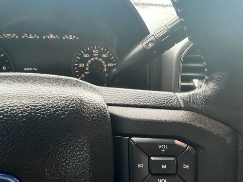 Used 2017 Ford F150 XLT w/ Equipment Group 302A Luxury RWD image 23