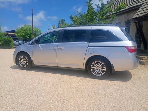 Used 2011 Honda Odyssey EX-L image 8