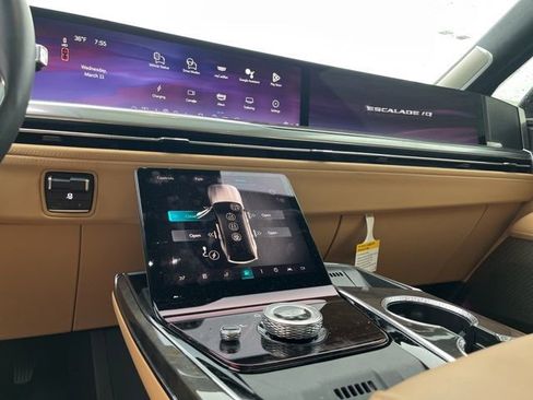 Used 2025 Cadillac Escalade IQ Sport 2 image 20