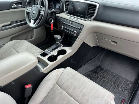 Used 2022 Kia Sportage LX image 16