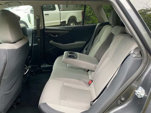 Used 2024 Subaru Outback Premium AWD/4WD image 9