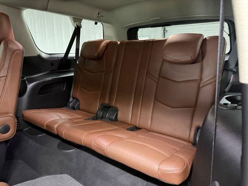 Used 2020 Cadillac Escalade ESV Premium Luxury AWD/4WD image 40