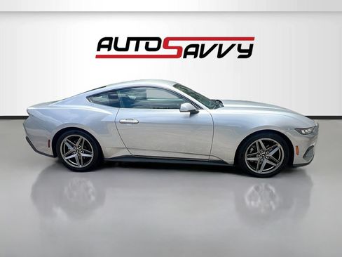Used 2024 Ford Mustang Coupe RWD image 8