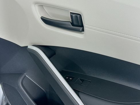 Certified 2025 Toyota Corolla Cross L FWD image 28