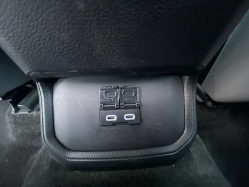 Used 2023 Toyota Highlander LE AWD/4WD image 24