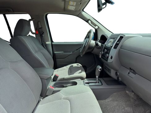 Used 2016 Nissan Frontier SV w/ SV Value Truck Package image 17