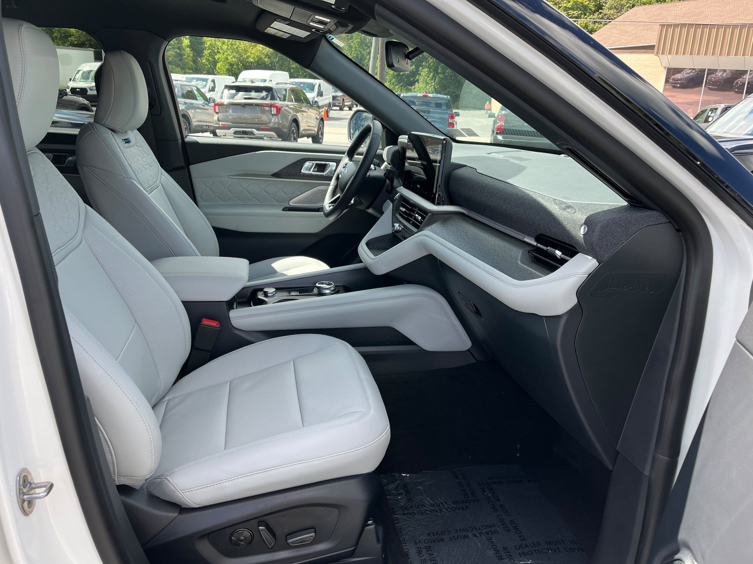 New 2027 Ford Explorer Platinum AWD/4WD image 6