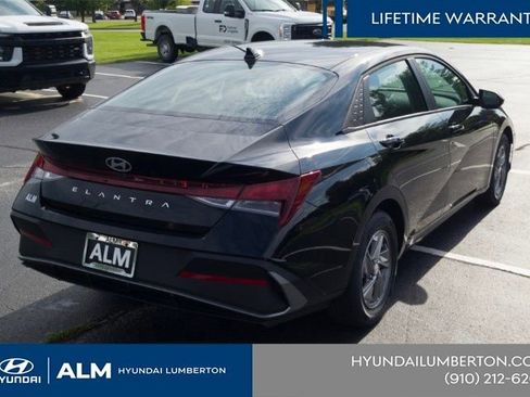 New 2026 Hyundai Elantra SE FWD image 6
