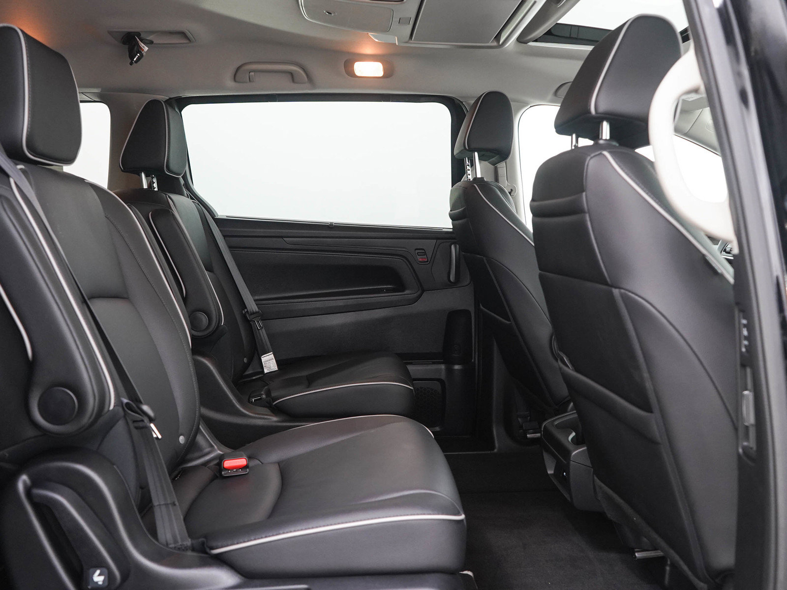 Used 2026 Honda Odyssey Touring image 14