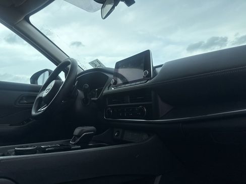 Certified 2024 Nissan Rogue S image 30