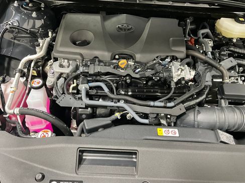 Used 2025 Toyota Camry SE FWD image 11