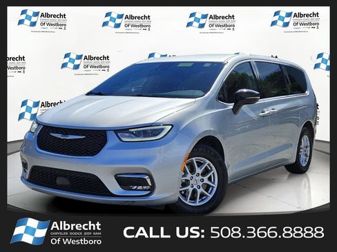 Used 2024 Chrysler Pacifica Touring-L FWD image 1