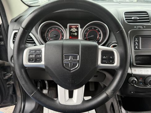 Used 2017 Dodge Journey SE w/ Flexible Seating Group image 8