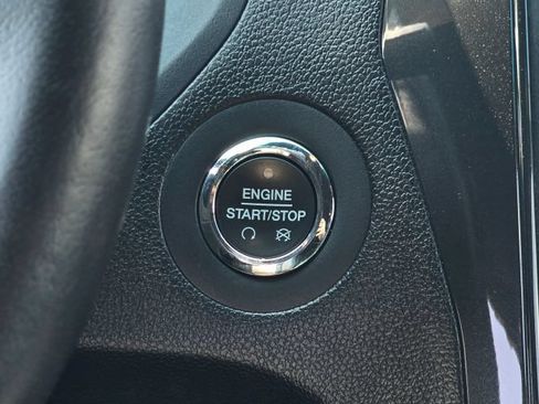Used 2017 Ford Explorer XLT w/ Equipment Group 202A AWD/4WD image 26