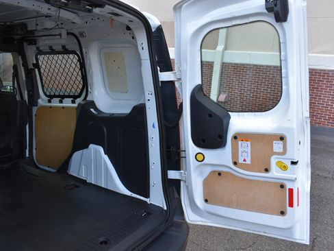 Used 2018 Ford Transit Connect XL image 31