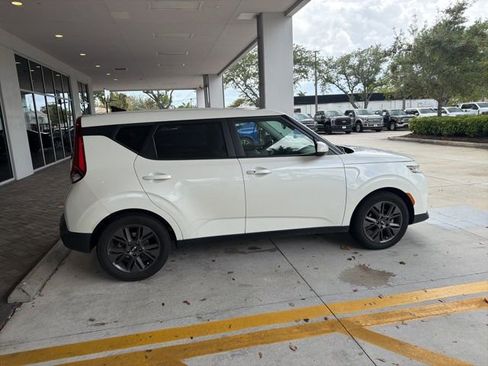 Used 2021 Kia Soul EX image 5