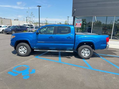 Used 2016 Toyota Tacoma SR5 AWD/4WD image 8