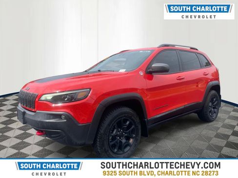 Used 2021 Jeep Cherokee Trailhawk AWD/4WD image 1