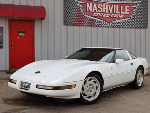 Used 1992 Chevrolet Corvette Coupe image 3