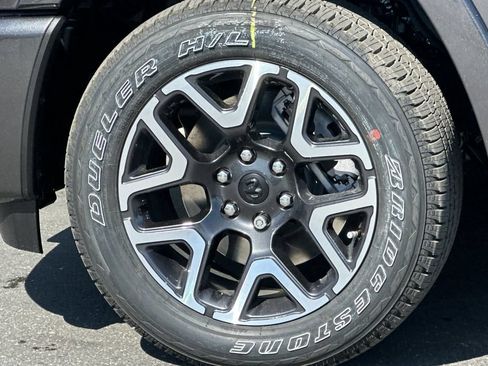 New 2026 RAM 1500 Laramie AWD/4WD image 24