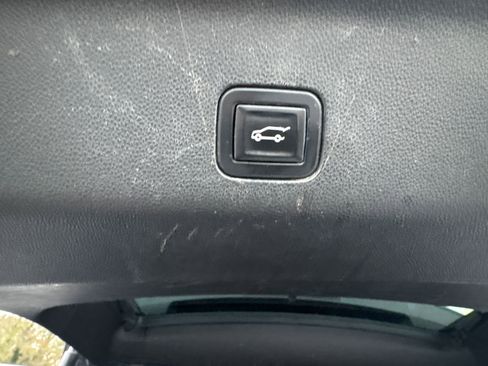 Used 2023 Chevrolet Tahoe Z71 AWD/4WD image 31