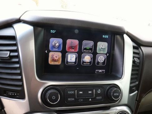 Used 2016 Chevrolet Suburban LT image 31