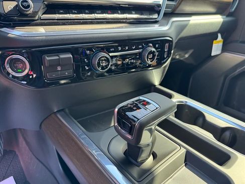 New 2026 Chevrolet Silverado 1500 High Country AWD/4WD image 19