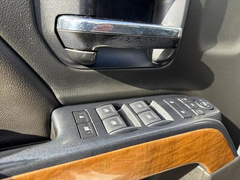 Used 2017 Chevrolet Silverado 2500 LTZ image 32