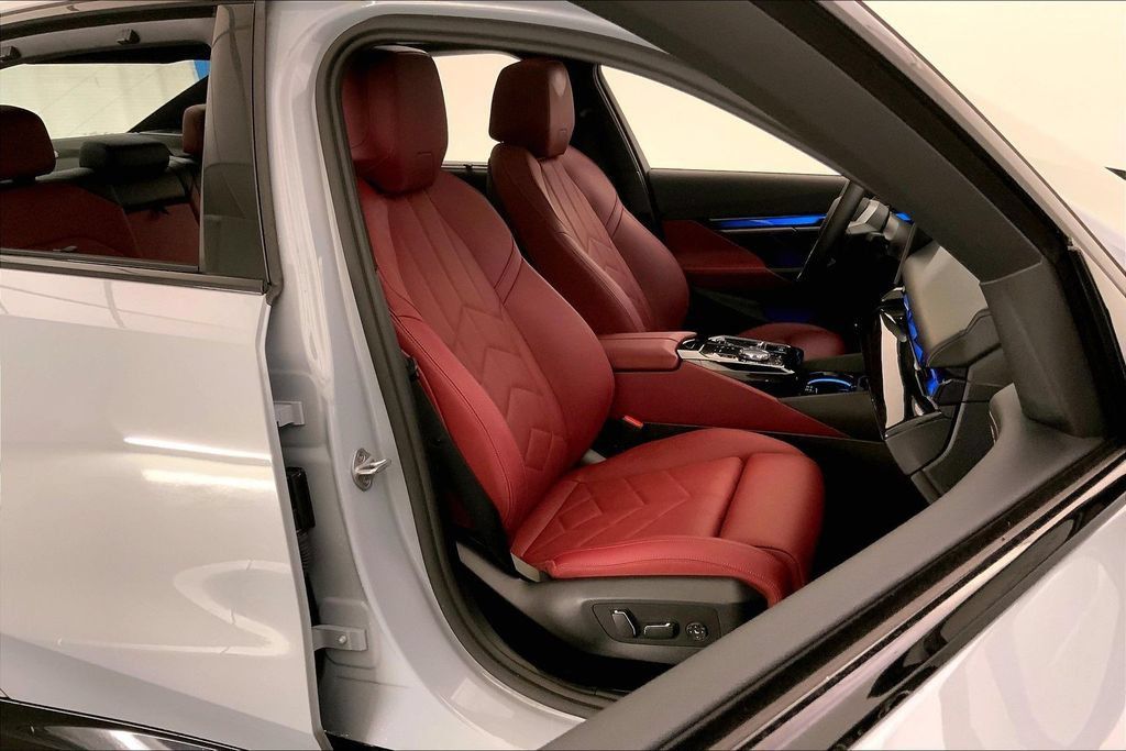 Used 2025 BMW i5 M60 AWD/4WD image 6