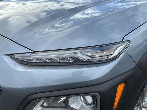 Used 2021 Hyundai Kona SEL w/ Winter Weather Package image 9