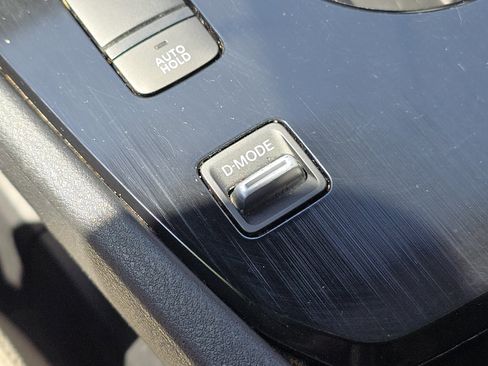 Used 2023 Nissan Rogue SV FWD image 8