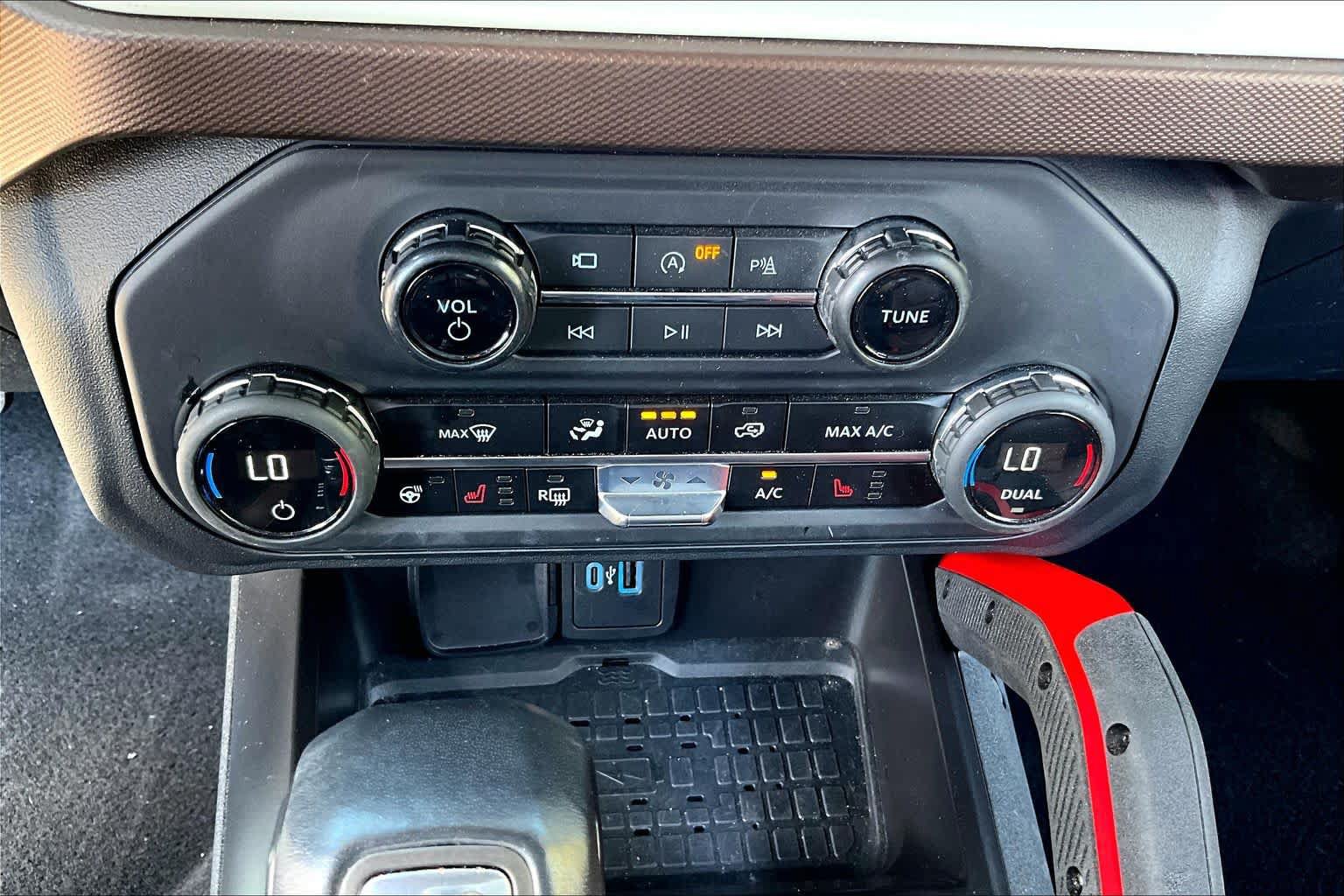 Used 2024 Ford Bronco Heritage Edition AWD/4WD image 31