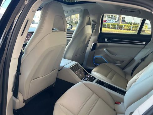 Used 2022 Porsche Panamera Platinum Edition image 36