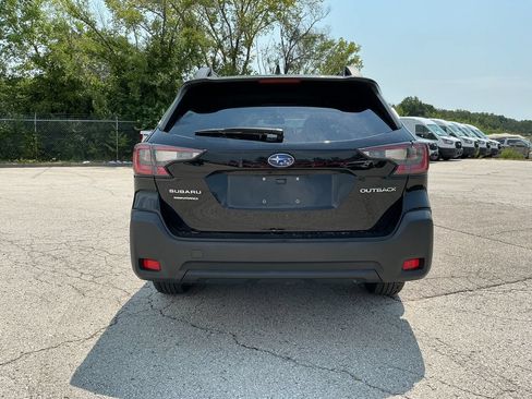 Used 2023 Subaru Outback Premium AWD/4WD image 4