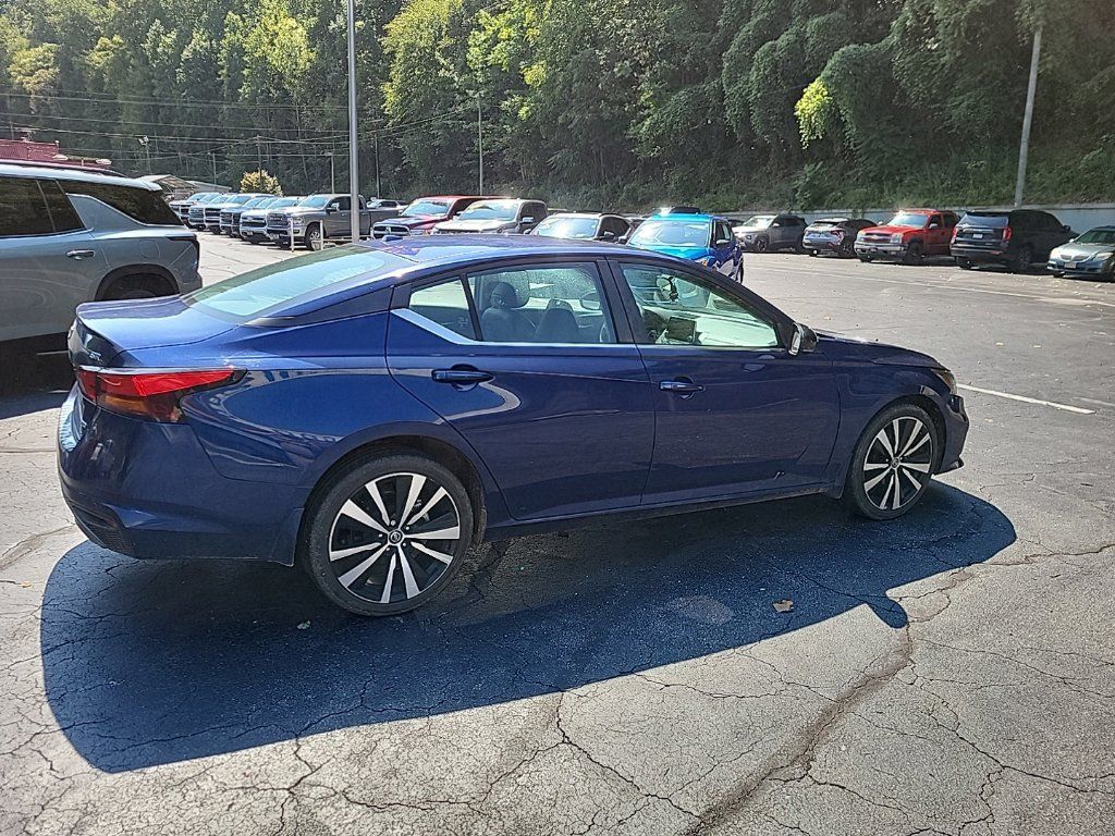 Used 2021 Nissan Altima 2.5 SR w/ SR Premium Package AWD/4WD image 7