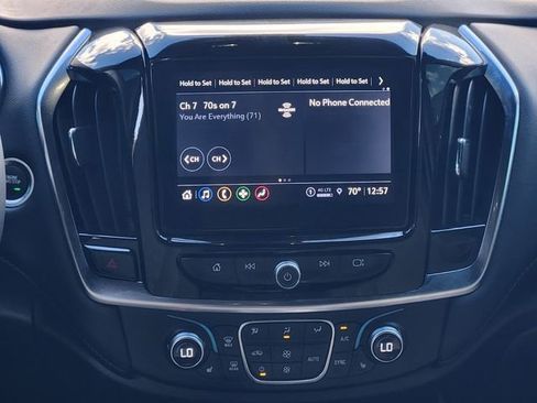 Used 2023 Chevrolet Traverse LT image 14