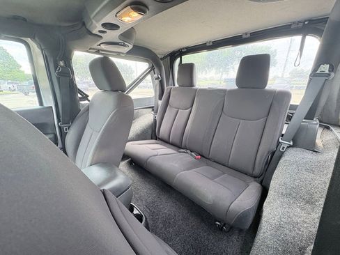 Used 2014 Jeep Wrangler Sport AWD/4WD image 7